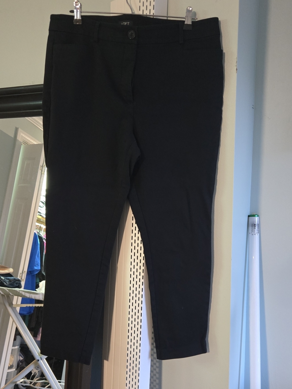 LOFT Black Cropped Slim Ankle Pants - Classic Workwear